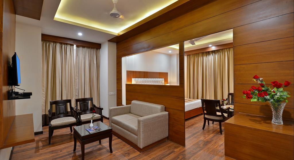 Hotel Seven Hills Tower Agra  Extérieur photo
