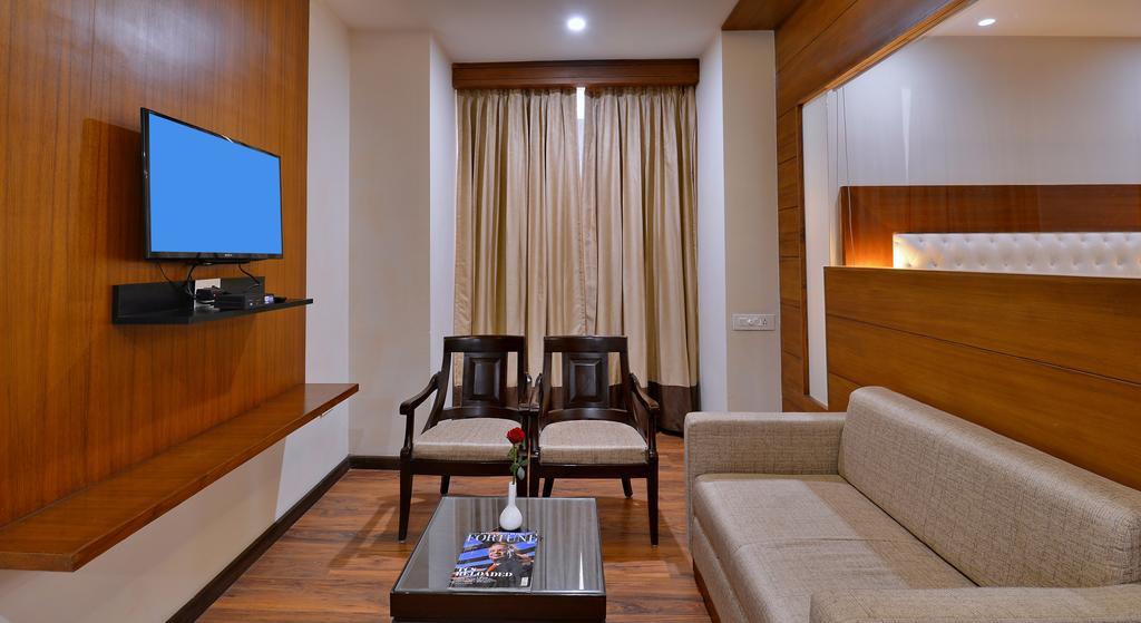 Hotel Seven Hills Tower Agra  Extérieur photo