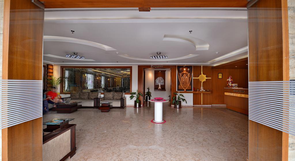 Hotel Seven Hills Tower Agra  Extérieur photo