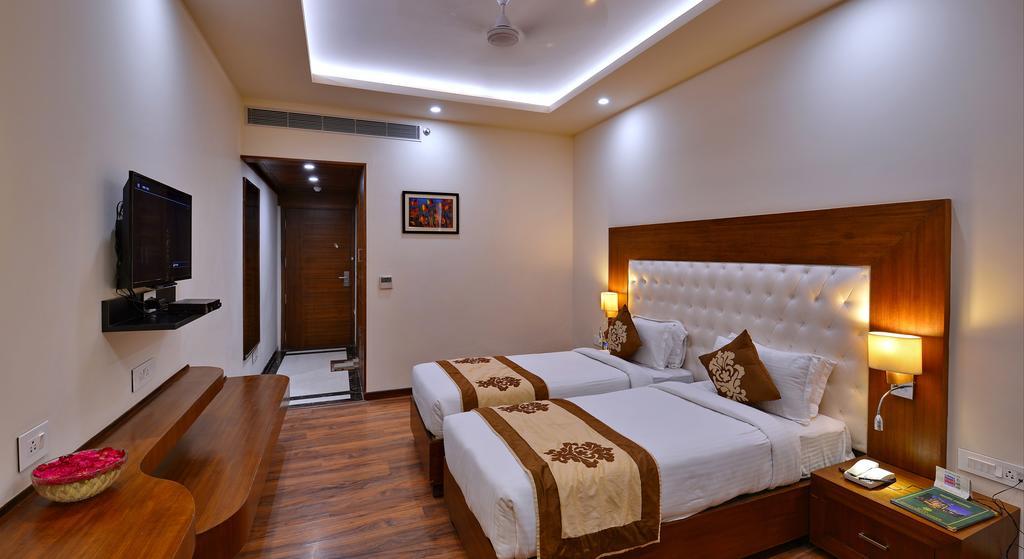 Hotel Seven Hills Tower Agra  Extérieur photo