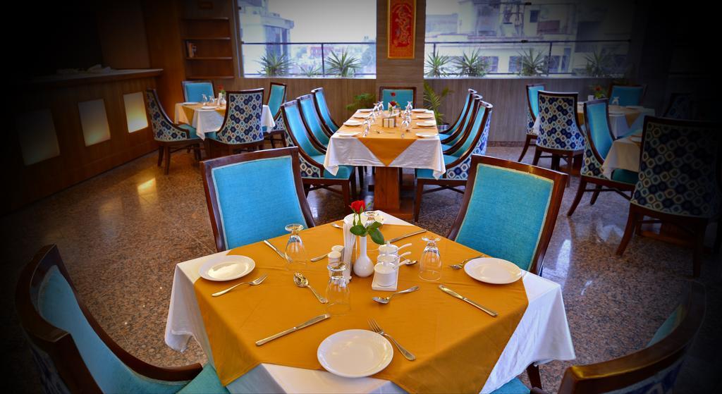 Hotel Seven Hills Tower Agra  Extérieur photo