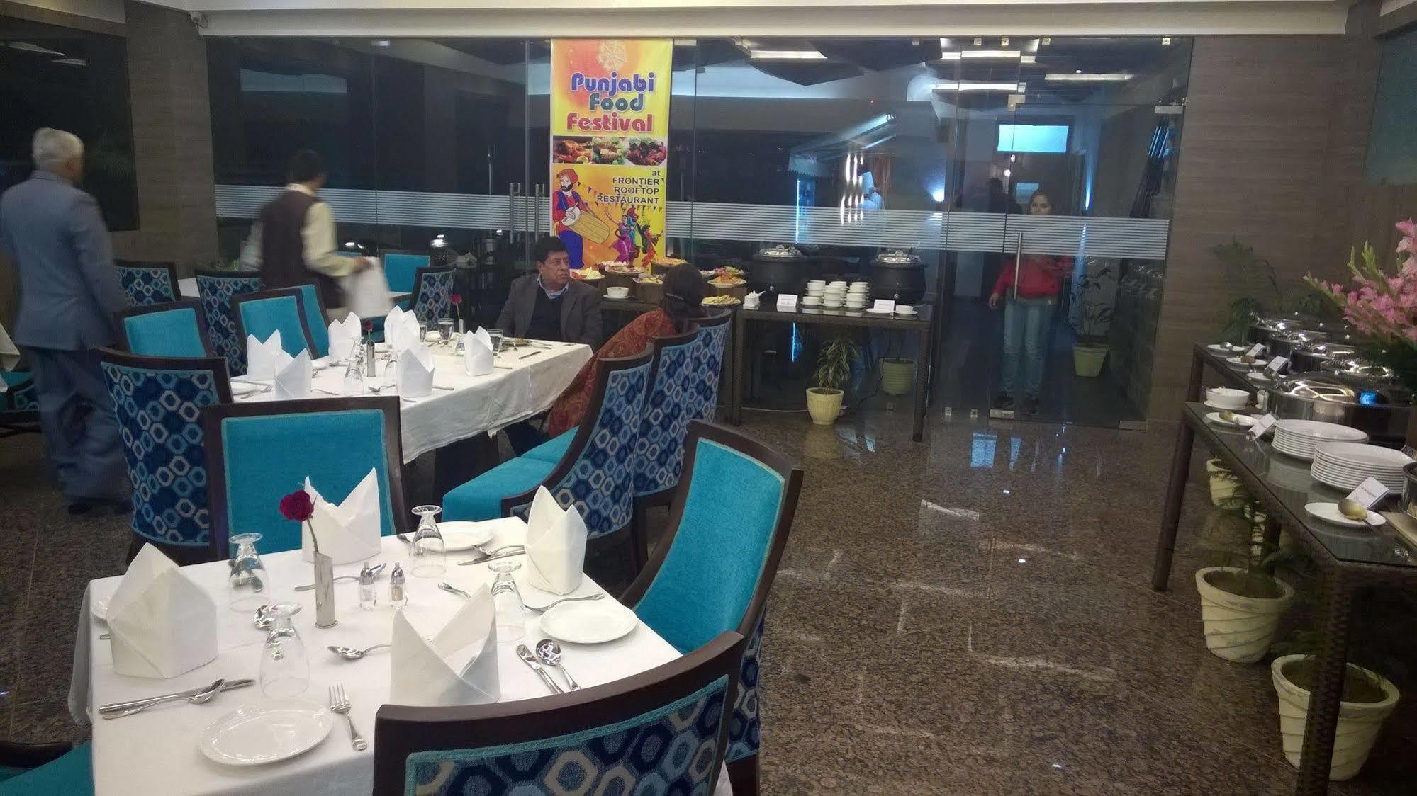 Hotel Seven Hills Tower Agra  Extérieur photo