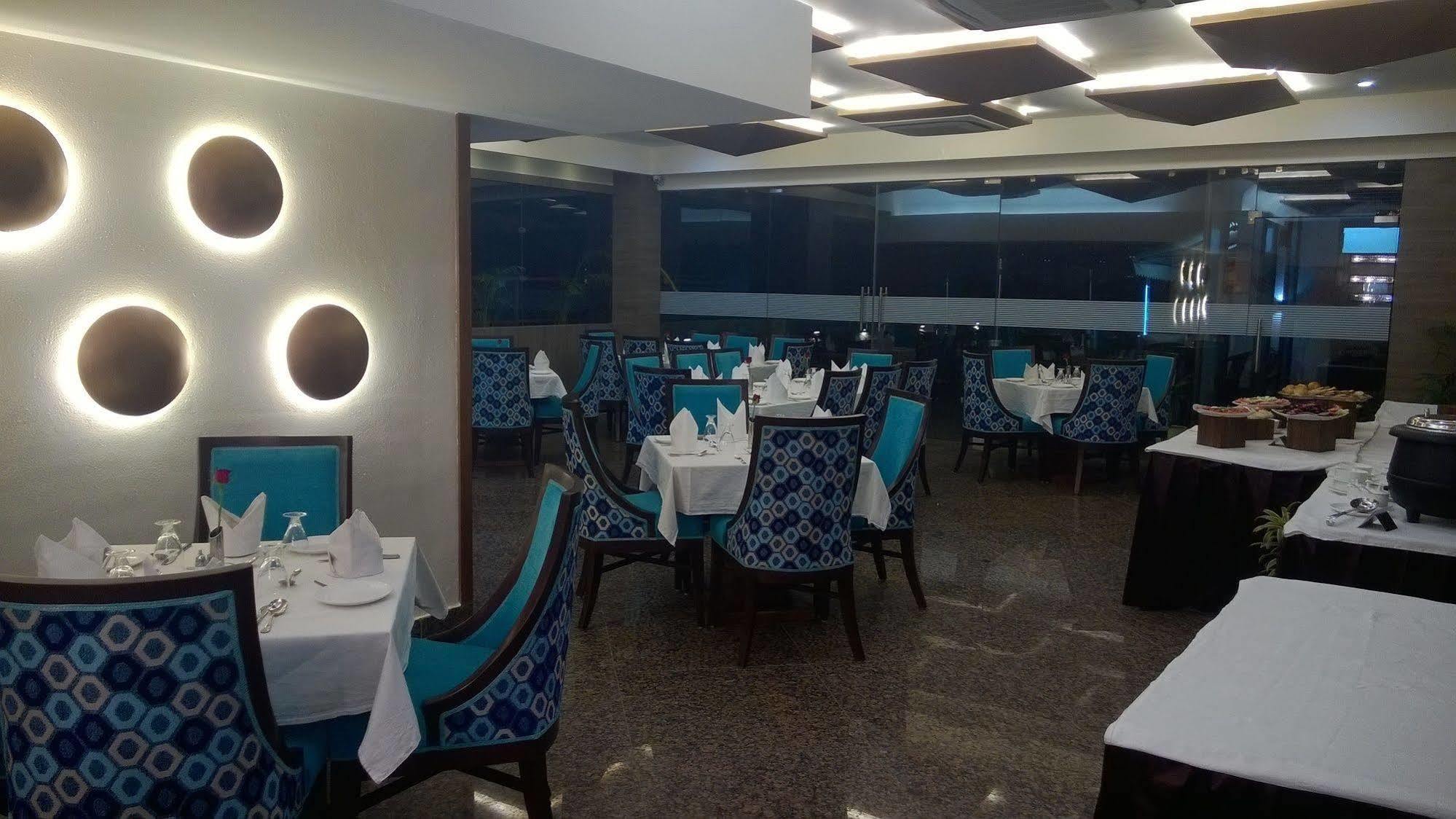 Hotel Seven Hills Tower Agra  Extérieur photo