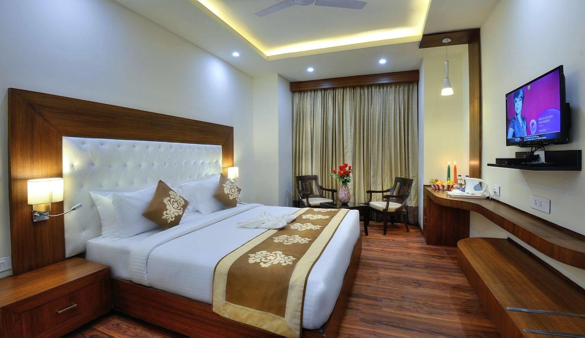 Hotel Seven Hills Tower Agra  Extérieur photo