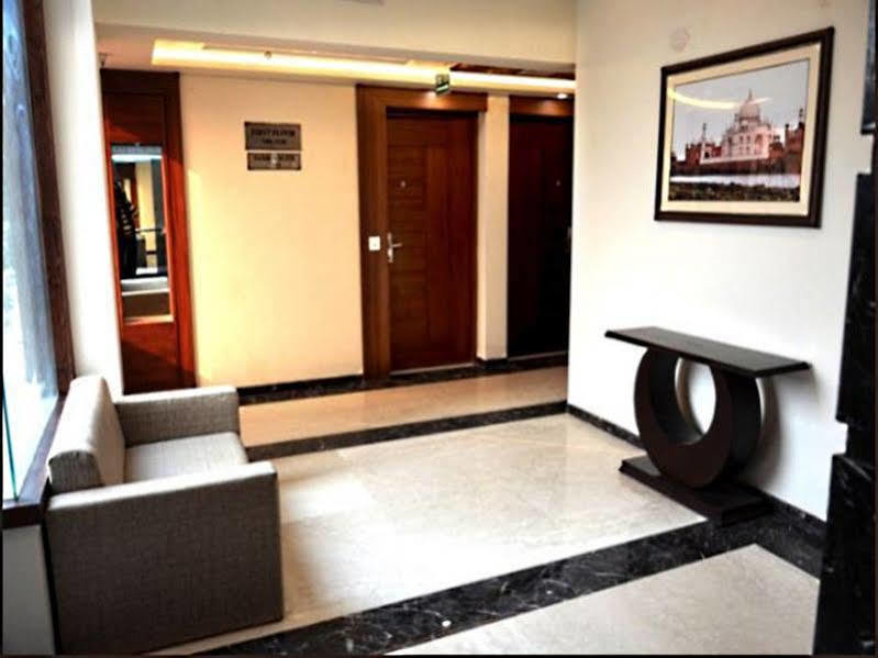 Hotel Seven Hills Tower Agra  Extérieur photo